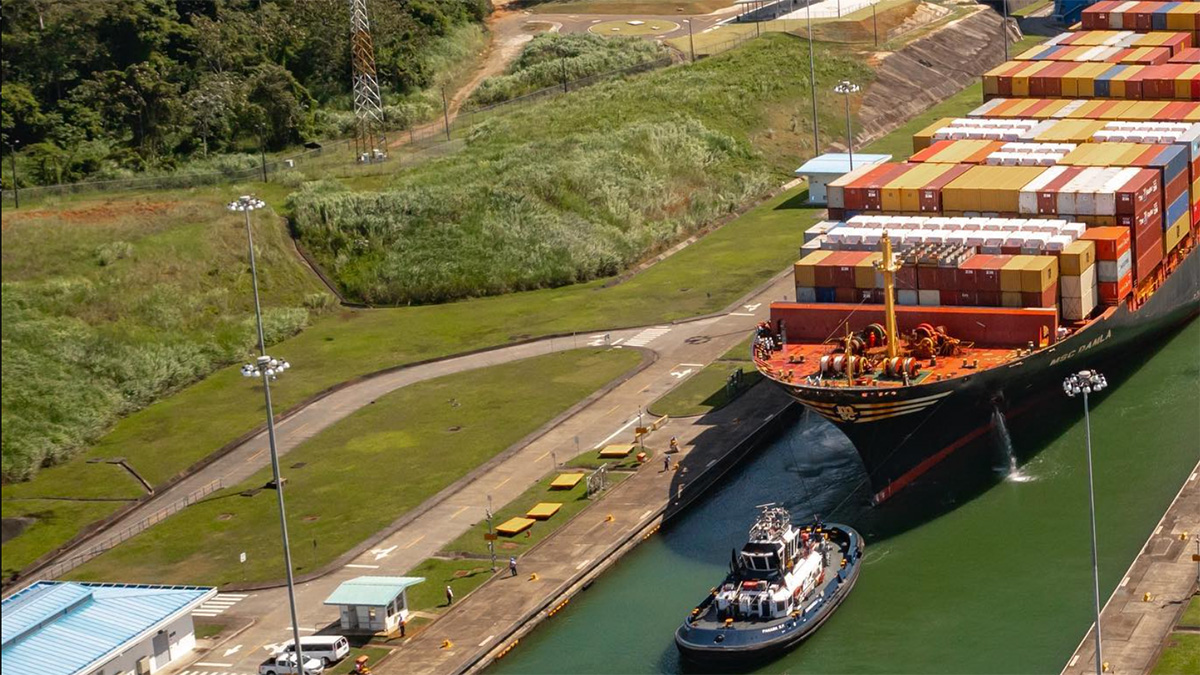 Canal de Panamá espera normalizar tránsito de buques en 2025