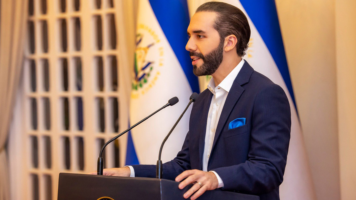 Nayib Bukele ofrece pasaporte salvadoreño a cinco mil extranjeros