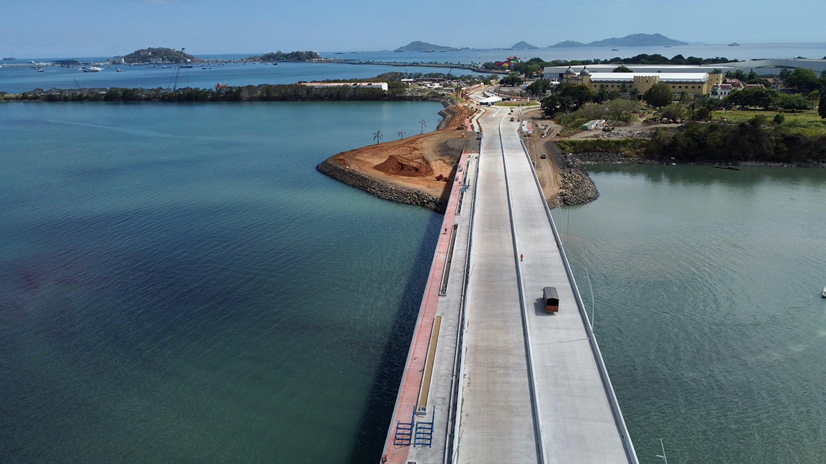 Panamá impulsa viaducto marino